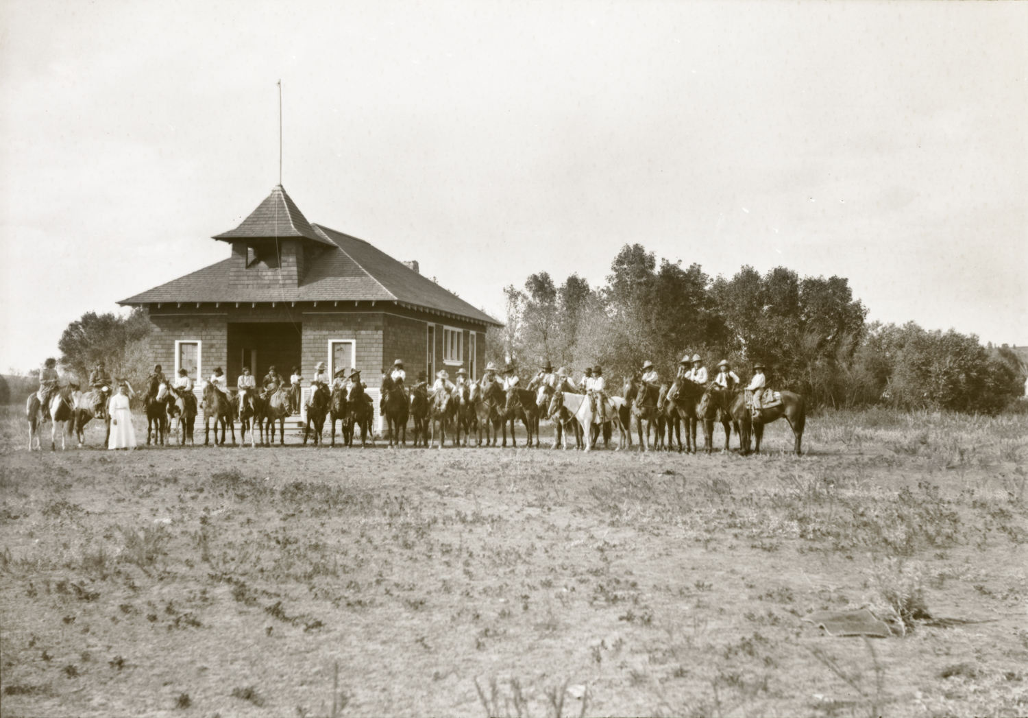 Lodge Grass Mission School Pupils Mounted, Lodge Grass, Crow Reservation, Montana, 1908. Photograph by Joseph Dixon. Courtesy of the Mathers Museum of World Cultures, Wanamaker Collection, Indiana University, Bloomington, I.N., W-0947.